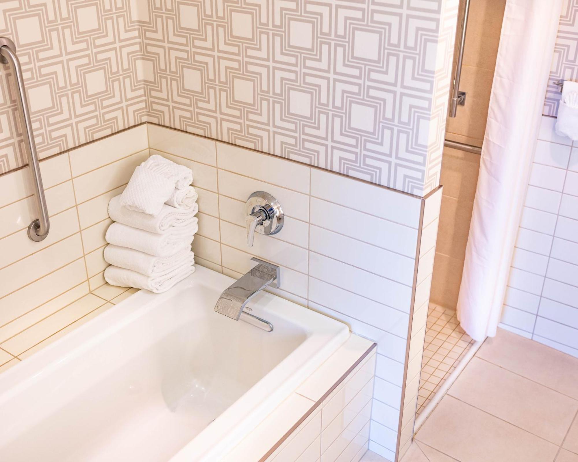 The Lismore - A Doubletree By Hilton 4* Eau Claire